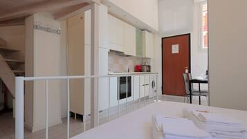 1 habitación, escritorio, tabla de planchar con plancha y wifi gratis