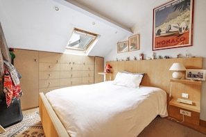 2 bedrooms, WiFi, bed sheets - Reader's Retreat, by Veeve (Paris)