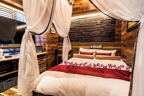 Petit Bali Forest Shinjuku Sanchome