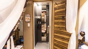 Standard Room, Smoking | Laptop workspace, free WiFi, bed sheets