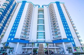 Exterior - Amazing Pools, Direct Oceanfront  Studio, King bed (Myrtle Beach)