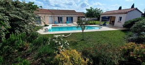 Pool - 140m² house with swimming pool, very quiet, near town center and at the foot of the Sidobre mountains (Castres)