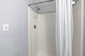 Combined shower/tub
