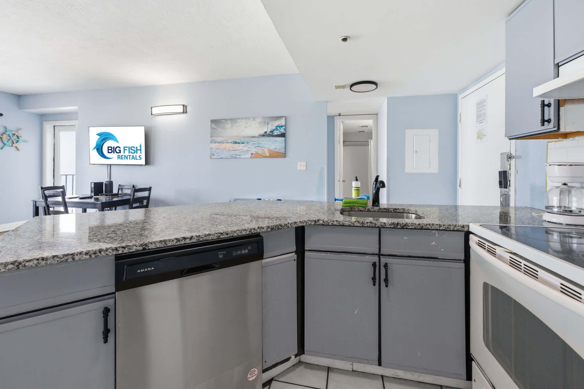 Fridge, microwave, stovetop, dishwasher