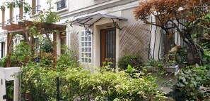 Exterior detail - Calme Duplex Pour 4, au Pied du Métro. Centre de Paris en 20 Minutes en Métro (Saint-Ouen-sur-Seine)