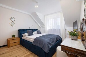 2 Schlafzimmer, Schreibtisch, Bügeleisen/Bügelbrett, WLAN