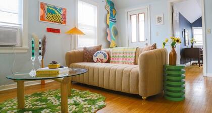 KK Upper · 2BR Sunny Upper in Prime Bay View - w/ Parking