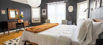 KK Upper · 2BR Sunny Upper in Prime Bay View - w/ Parking