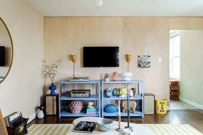 Interior - KK lower · Funky 2BR in Prime Bay View - w/ Parking (Milwaukee)
