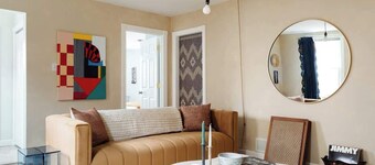 KK lower · Funky 2BR in Prime Bay View - w/ Parking