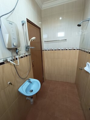 Suite familiar | Baño | Ducha, jabón y champú