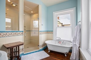Bathtub, hair dryer, towels