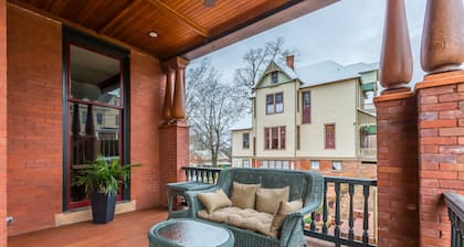 Grand King Suite in Boutique Inn