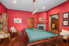 غرفة الألعاب