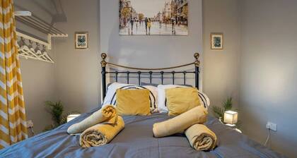 3Bed-Near A1 Motorway-FreeParking-by Holiday Homes