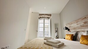 1 bedroom, iron/ironing board - Apto. 1 Dorm. Ext. Esquina 1ª Planta (Cádiz)