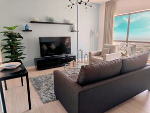 TV - Stunning JBR beach & Dubai Eye views from Bed (Dubai)