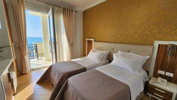 Hypo-allergenic bedding, soundproofing, free WiFi, bed sheets