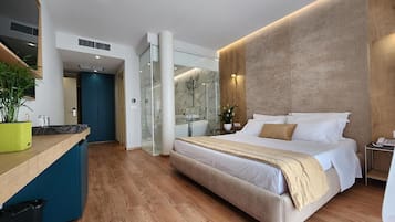 Deluxe Double Room with Balcony and Sea View | Ropa de cama hipoalergénica, sistema de insonorización, wifi gratis