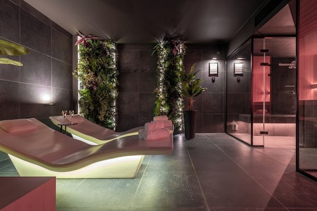 One Two Four Hotel & Spa