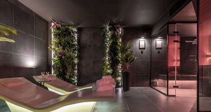 One Two Four Hotel & Spa