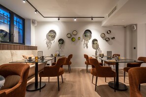 Daily full breakfast for a fee - One Two Four Hotel & Spa (Ghent)