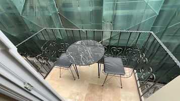豪華客房, 1 張特大雙人床, 非吸煙房 | 高級寢具、羽絨被、Select Comfort 床墊、房內夾萬
