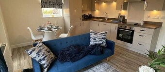 Apartment in Brooklands 3m from Milton Keynes Xscape,train station & central