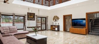 Amara Kosha Lagoon Villa! Cozy Vacation Retreat @ Private Pool & Heated Jacuzzi