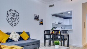 Unclassified image, 5 of 19, button - Stunning Apartment with balcony Dubai Marina (Dubai)