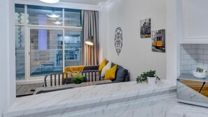 Unclassified image, 4 of 19, button - Stunning Apartment with balcony Dubai Marina (Dubai)