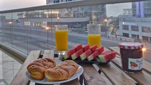 Unclassified image, 2 of 19, button - Stunning Apartment with balcony Dubai Marina (Dubai)