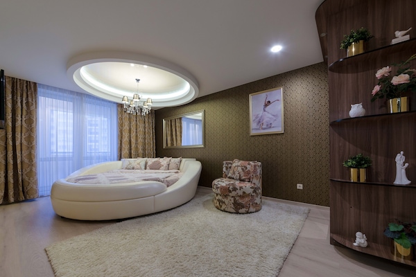 Apartemen | 2 kamar tidur, seprai antialergi, tirai kedap cahaya, dan kedap suara