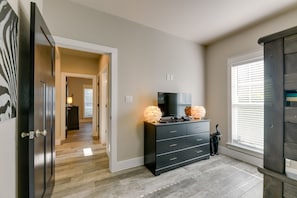House (3 Bedrooms) | 3 bedrooms, laptop workspace, iron/ironing board, bed sheets