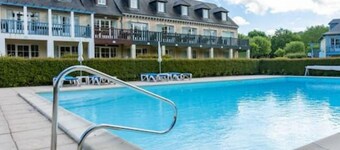 Chez Dom: a setting between Dordogne and swimming pool