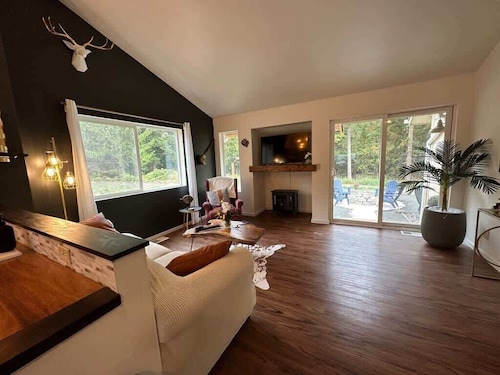 Blue Mtn Bungalow Cabin Escape in the Woods