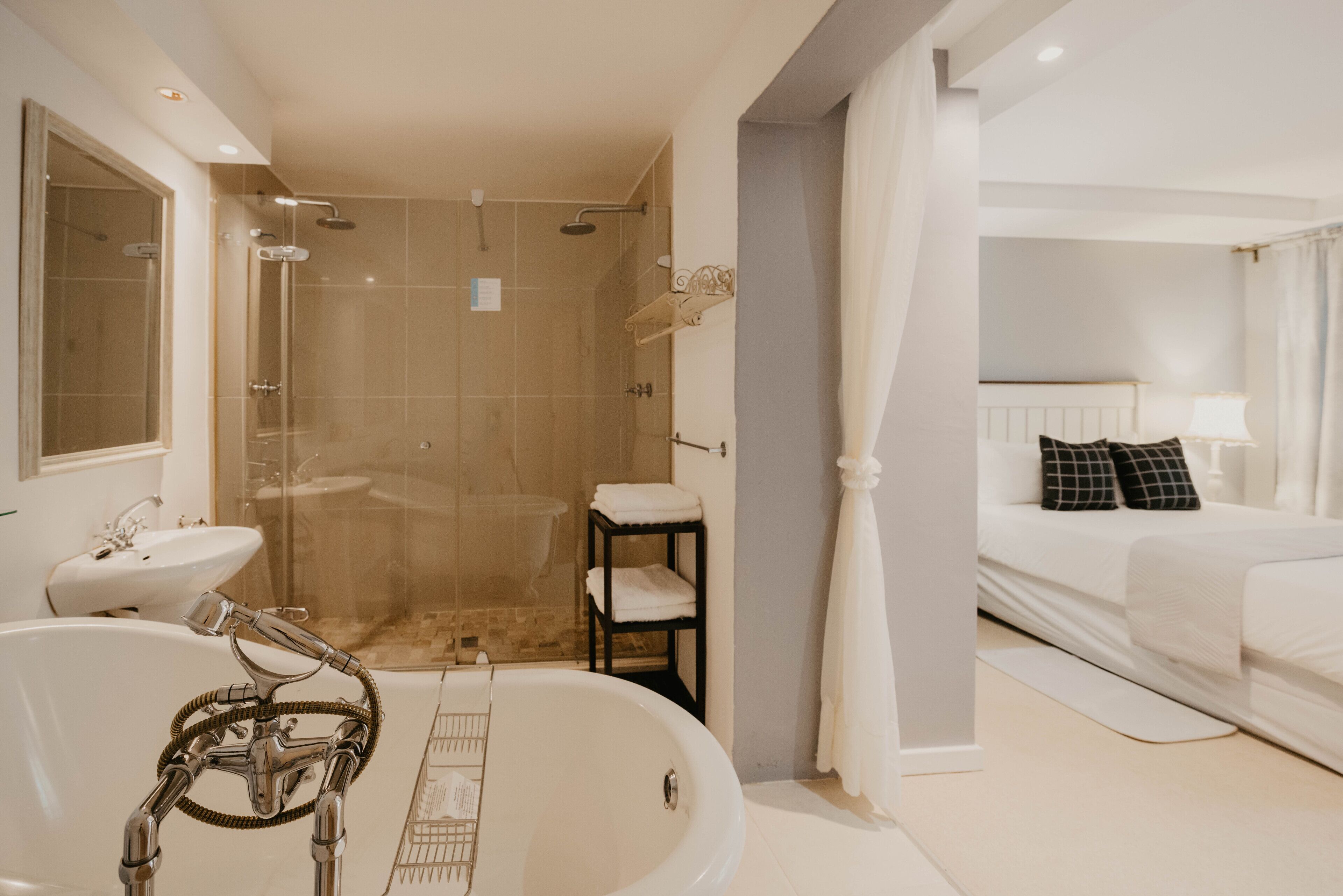 Luxury Double Room | In-room safe, free WiFi