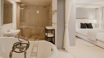 Luxury Double Room | In-room safe, free WiFi