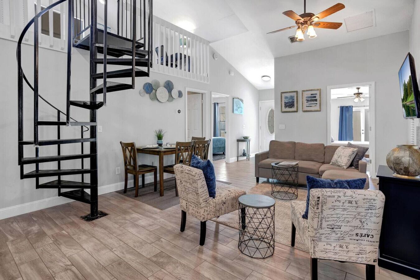 智能电视、壁炉