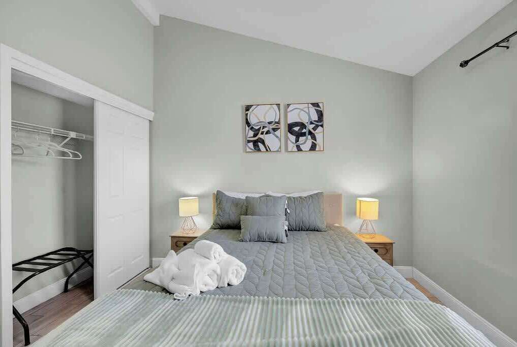 3 bedrooms, iron/ironing board, free WiFi, bed sheets
