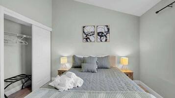 3 bedrooms, iron/ironing board, free WiFi, bed sheets