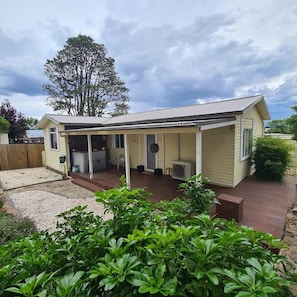 Exterior - 3 bedroom Wifi and new flooring (Cooma)