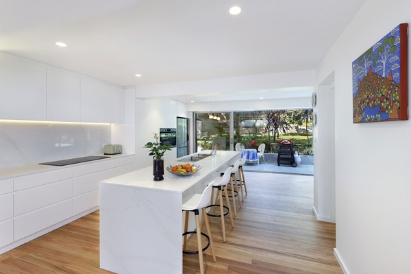 All mod cons in the kitchen including zip tap for sparkling water