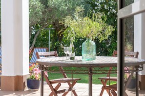 Outdoor dining - 3 Bedroom Villa in Conil de la Frontera (Conil de la Frontera)