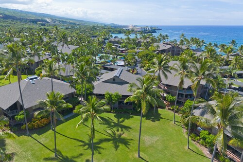 Discover the ultimate Hawaiian retreat at Kanaloa Condominium