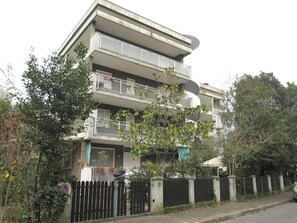 Apartment, 2 Bedrooms, Balcony, Garden View | Front of property