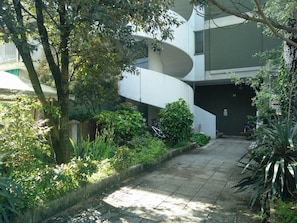 Apartment, 2 Bedrooms, Balcony, Garden View | Front of property