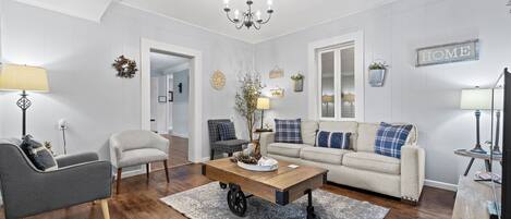 Televisión y chimenea