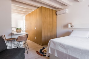 City Studio | Iron/ironing board - Giudecca Apartments by Wonderful Italy (Syracuse)