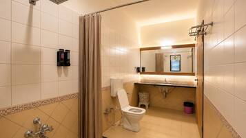 Deluxe Room | Bathroom